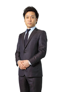 代表取締役　新本倫央